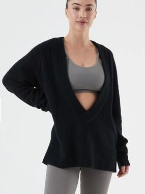 0638 NUX Oversized Deep V-Neck Black Sweater